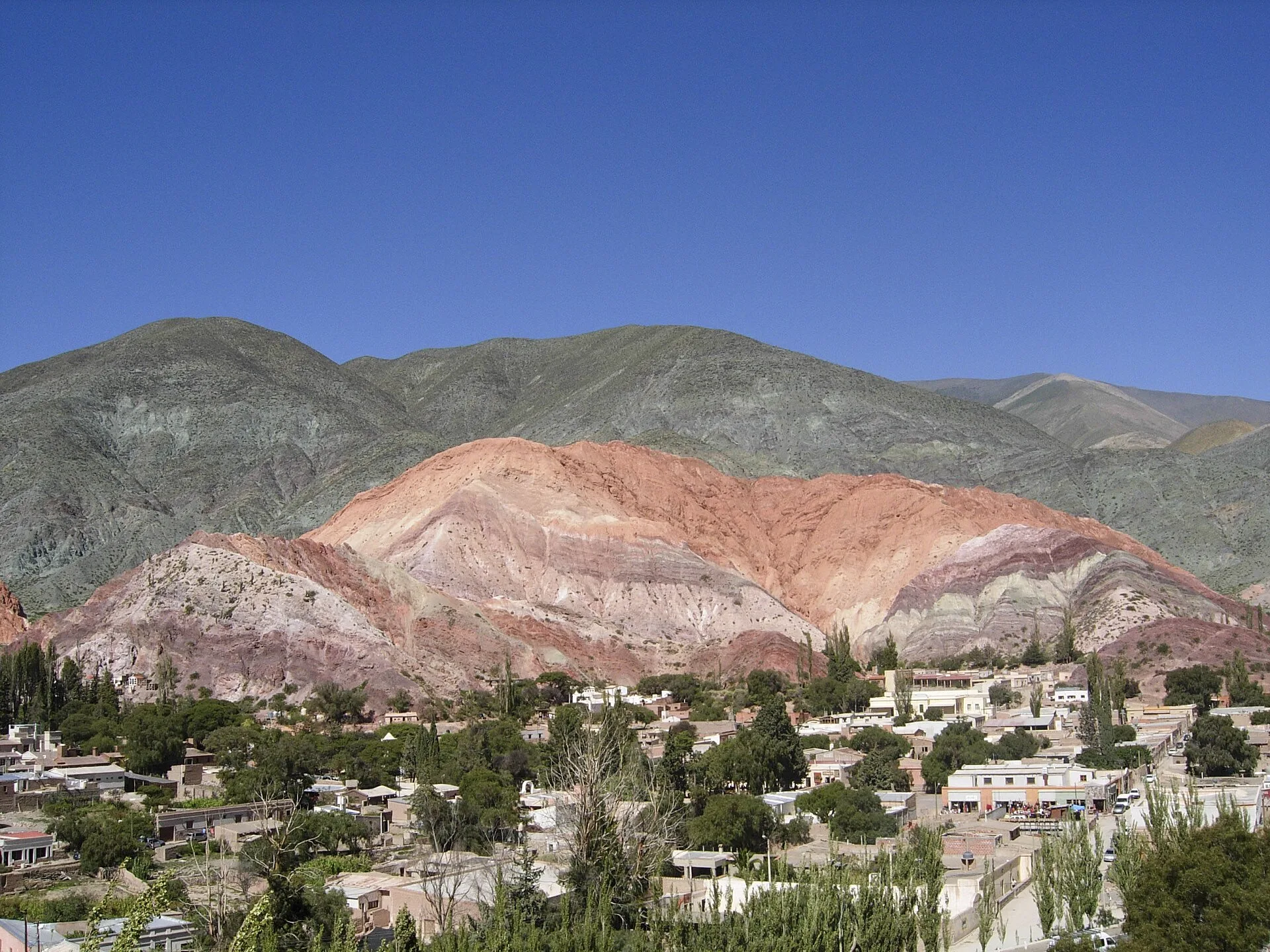 Purmamarca et le cerro des Sept Couleurs